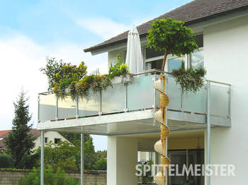 Katzentreppe Treppe für die Katze vom Balkon in den Garten