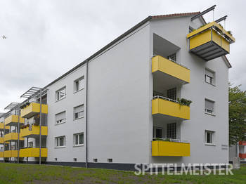 Kragarm Balkon freitragend mit Stahlträgern abgehängt