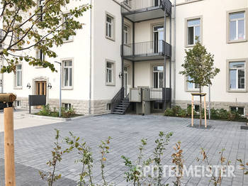 Balkontreppe als Gartentreppe mit Stahlgeländer barrierefrei gebaut vom Balkonbauer