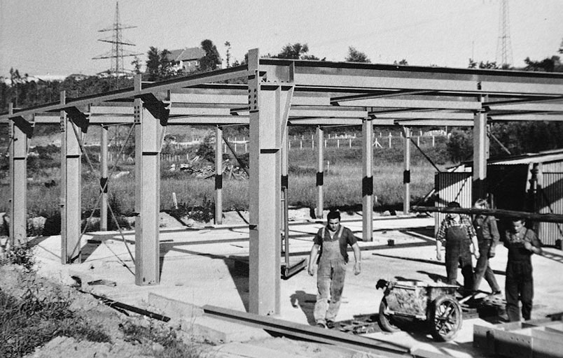 1970 Stahlbau der neuen Halle im Brötzinger Tal natürlich selbst gebaut