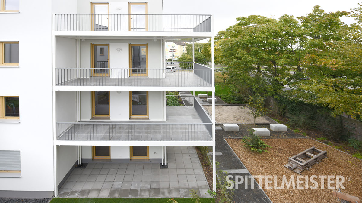 Balkon mit Stahlgeländer in Frankfurt