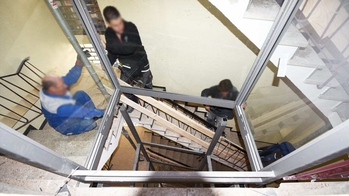 Aufzugbau Aufzug in Treppenhaus Mehrfamilienhaus nachträglich