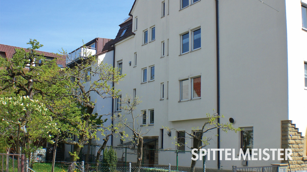 Nachträglich angebaute Balkone aus Aluminium an einem Jugendstilhaus in Stuttgart