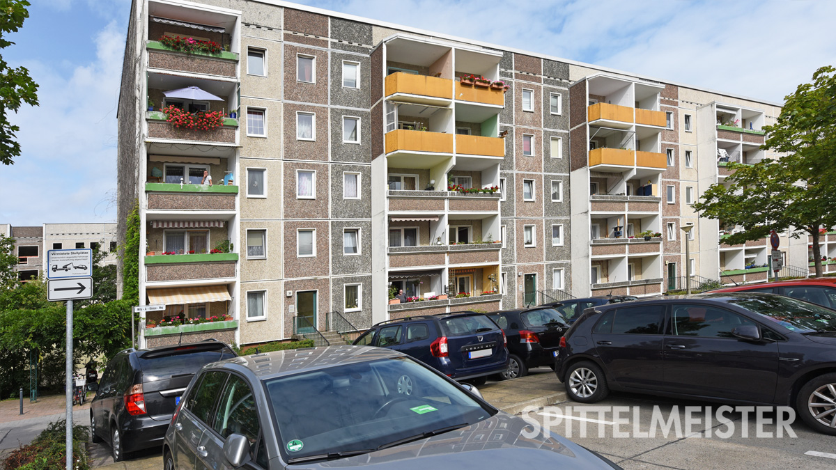 Plattenbau Balkonsanierung vorher