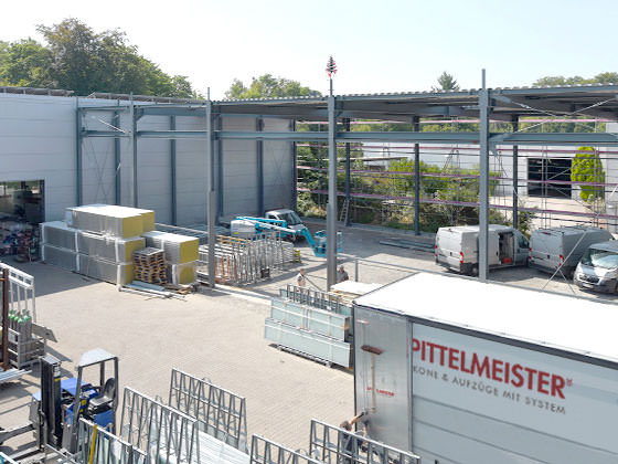 Neubau der neuen Produktionshalle steht. News von Spittelmeister